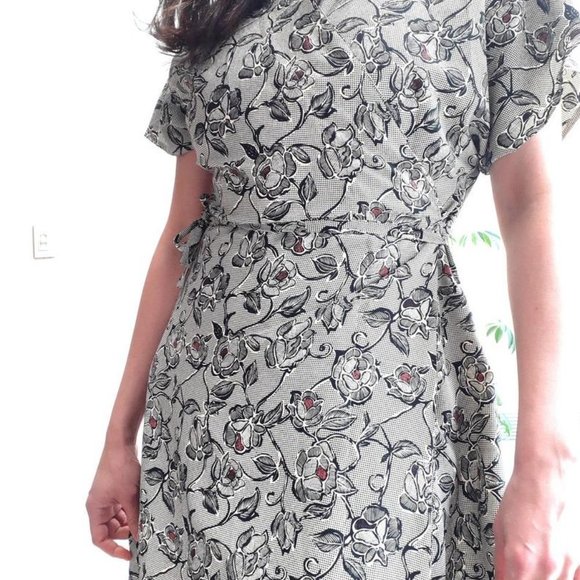 Vintage floral wrap dress - Picture 6 of 6